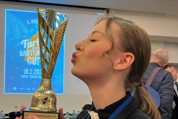 Studentka ze Zlína získala první místo na mezinárodní barmanské soutěži Studentka ze Zlína získala první místo na mezinárodní barmanské soutěži