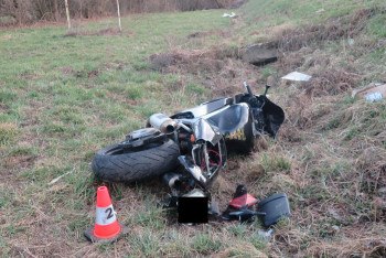 Řidič vozidla Škoda Octavia odjel po střetu s motocyklem od nehody Řidič vozidla Škoda Octavia odjel po střetu s motocyklem od nehody